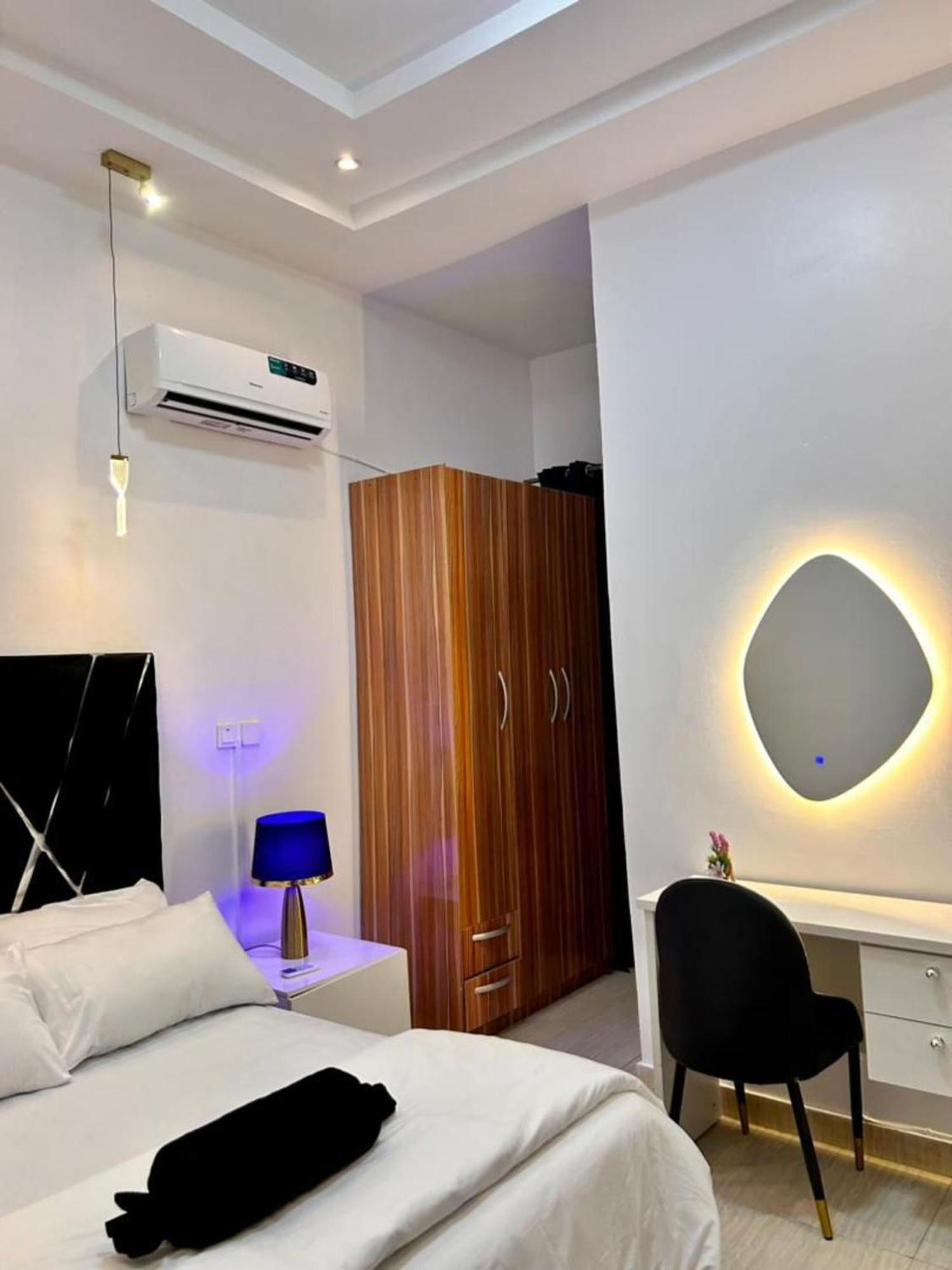 Urban Retreat Luxury Shortlet Apartment Lekki Ajah Lagos With Pool And Gym Exterior foto